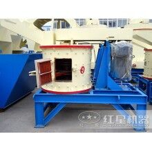 自行式沙石破碎機(jī)價(jià)格不貴，經(jīng)濟(jì)實(shí)惠ZQ82